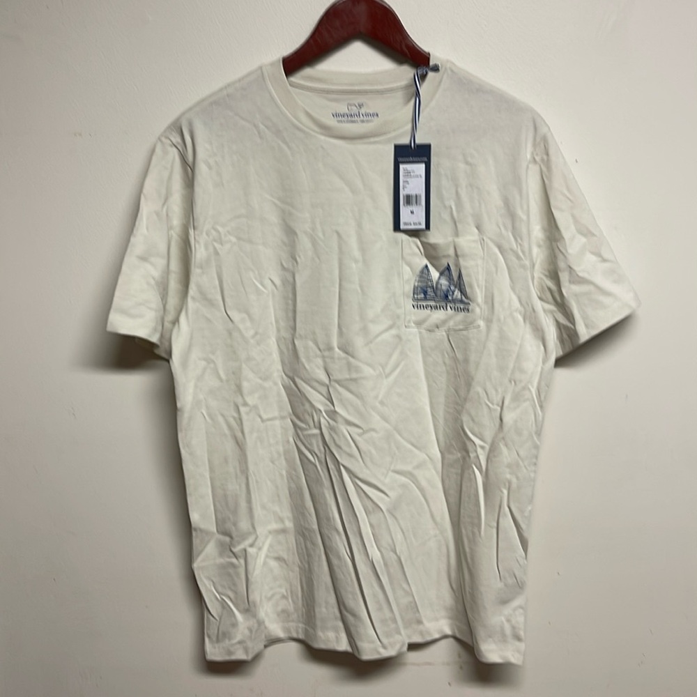 Vineyard Vines- mens medium t-shirt